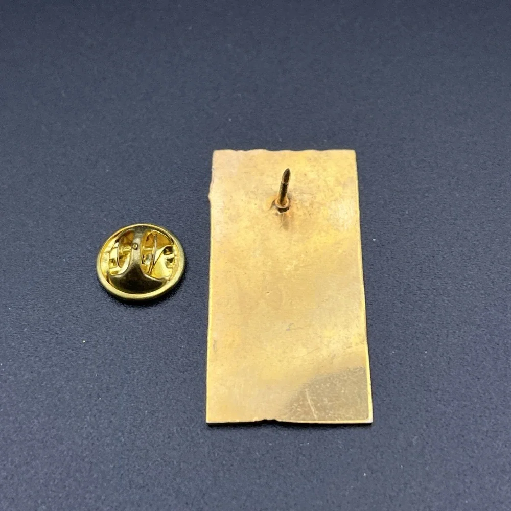Latin American Youth Center Gold Tone Lapel‎ Hat Pin